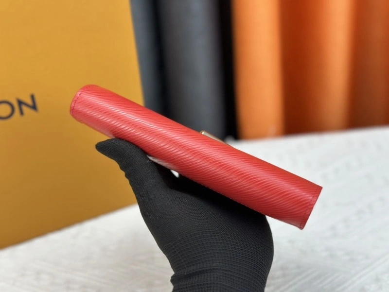 LV Wallets 4233H-0444