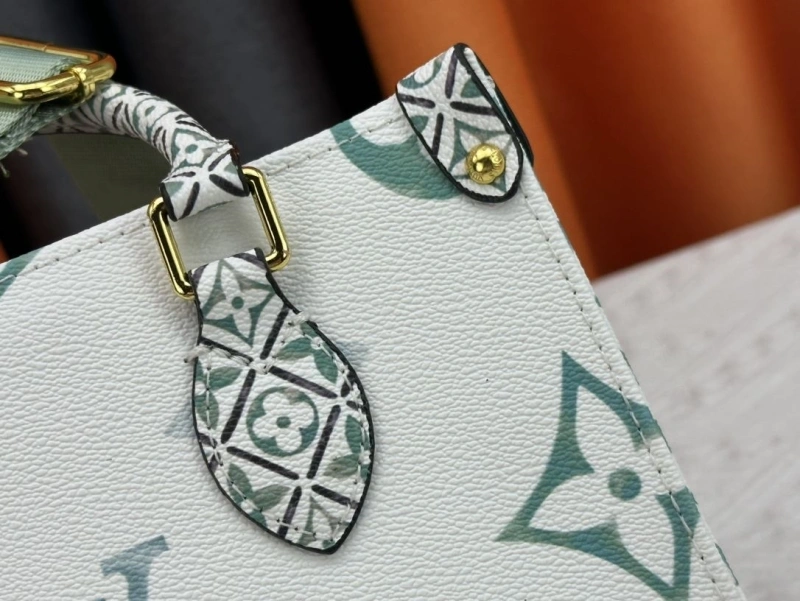 LV Shopping Bags 4233H-0470