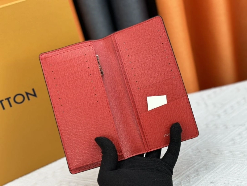 LV Wallets 4233H-0479