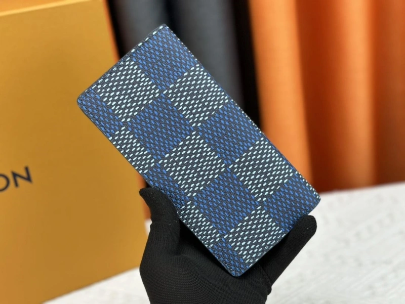 LV Wallets 4233H-0480