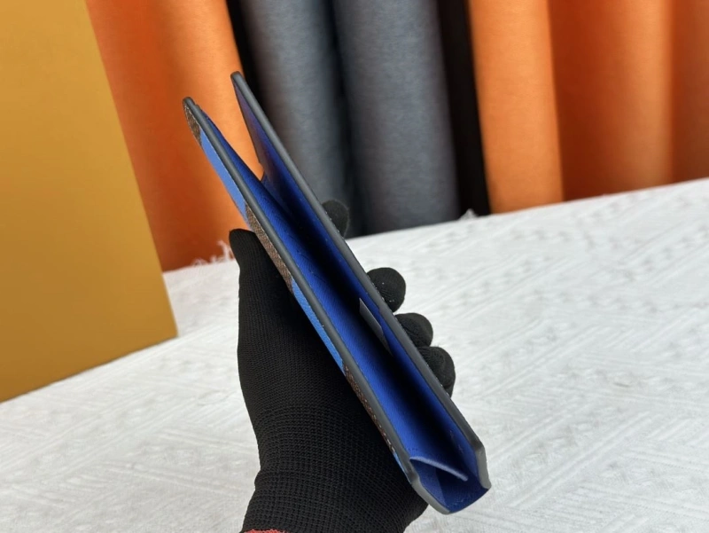 LV Wallets 4233H-0482