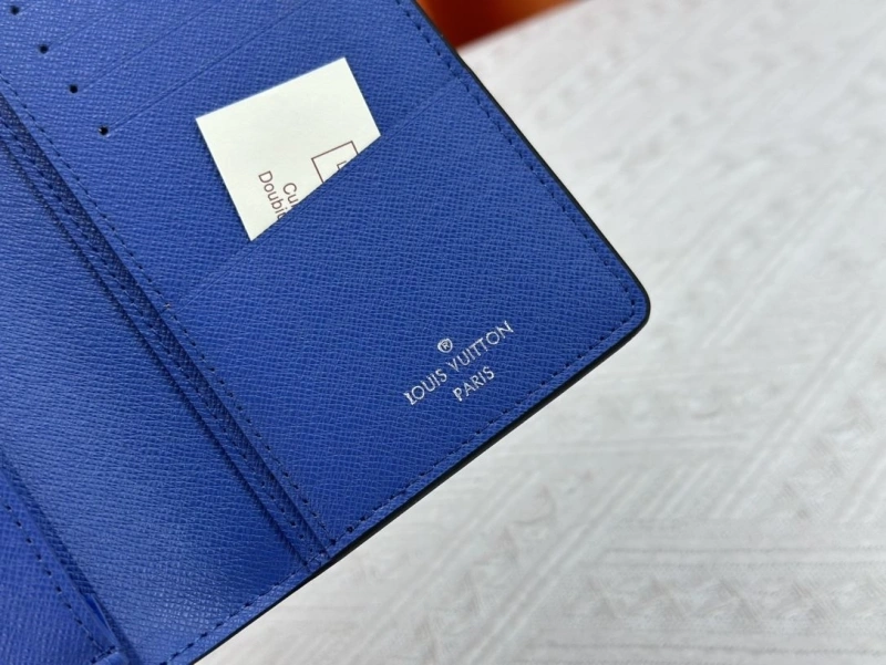 LV Wallets 4233H-0482