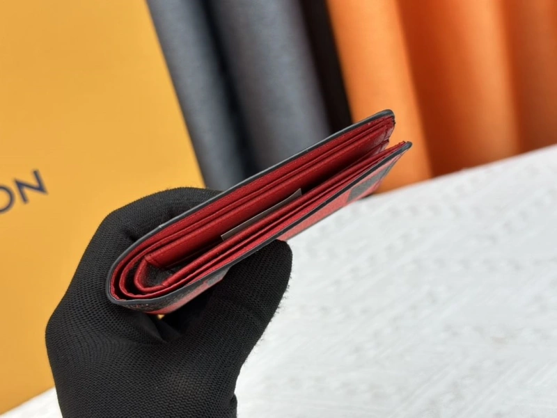 LV Wallets 4233H-0485