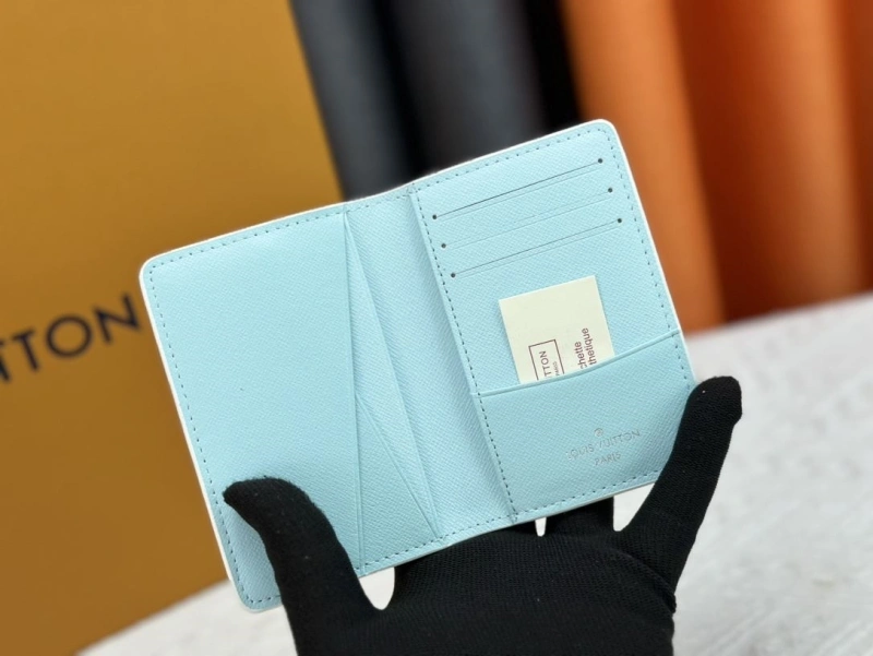 LV Wallets 4233H-0488