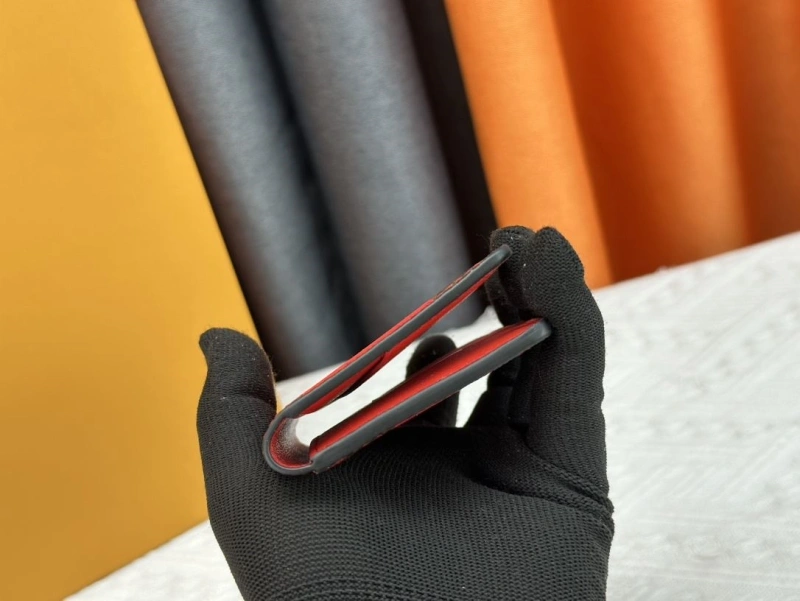 LV Wallets 4233H-0490