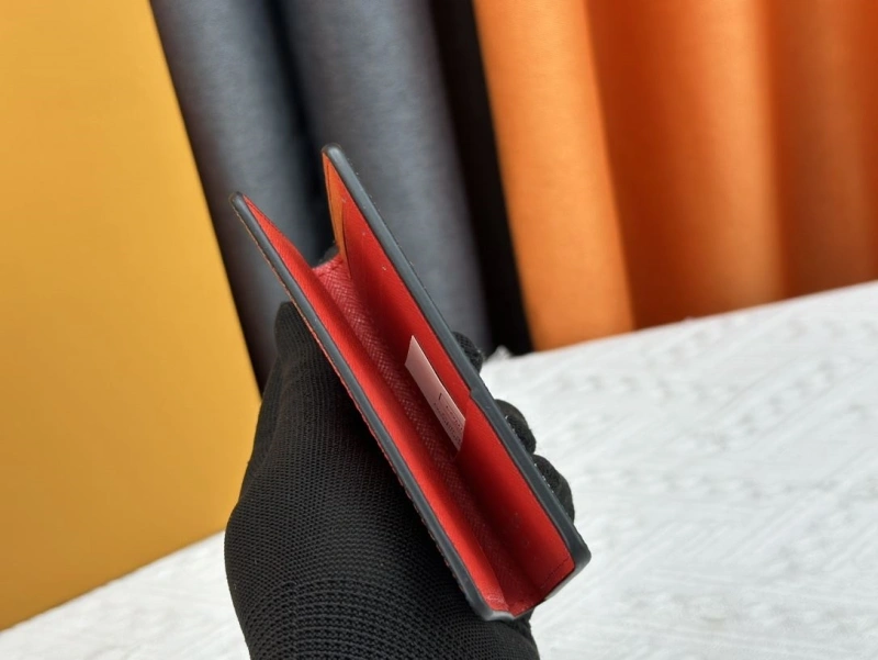 LV Wallets 4233H-0490