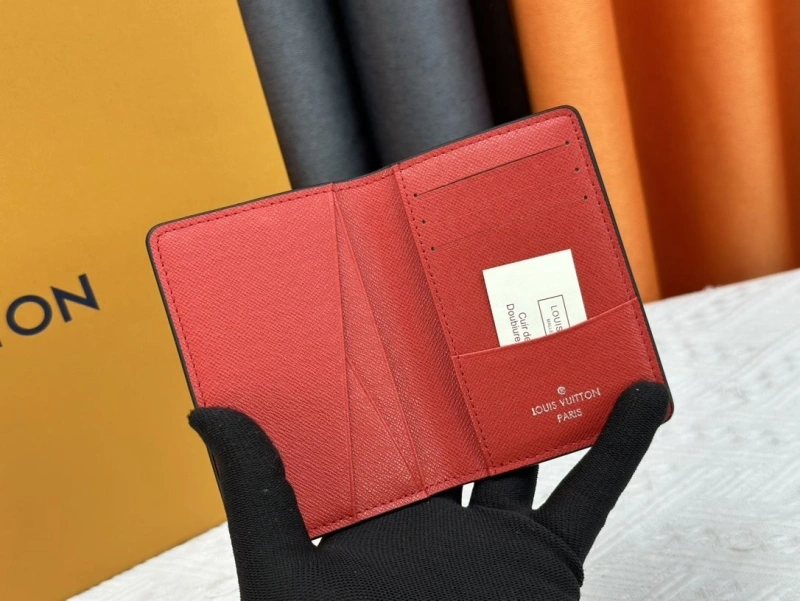 LV Wallets 4233H-0490