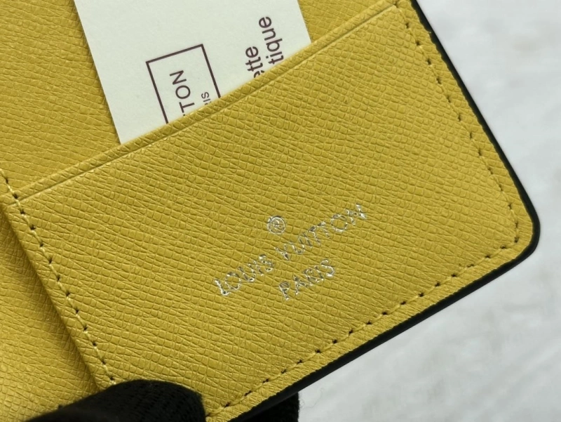 LV Wallets 4233H-0491