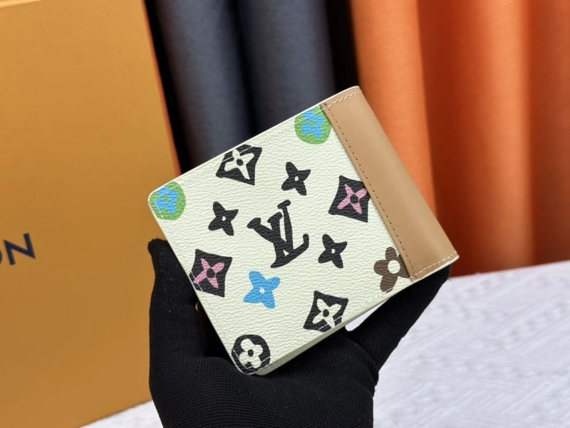 LV Wallets 4233H-0494