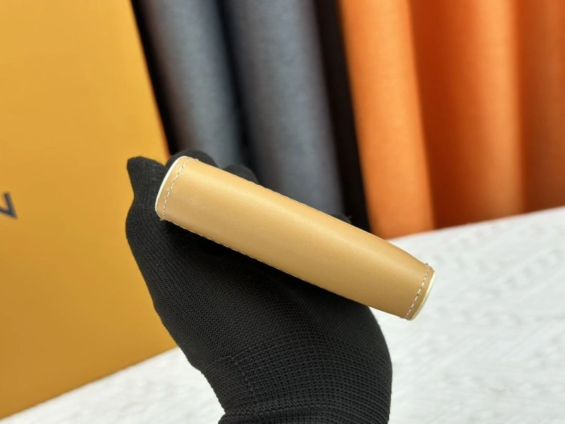 LV Wallets 4233H-0494