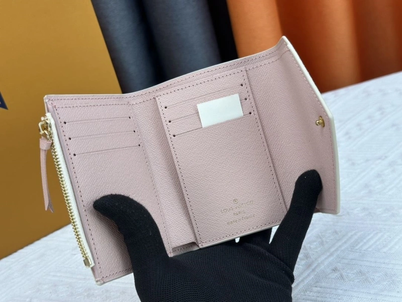 LV Wallets 4233H-0499