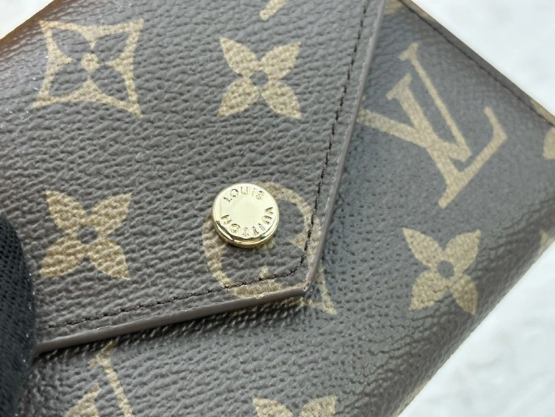 LV Wallets 4233H-0500