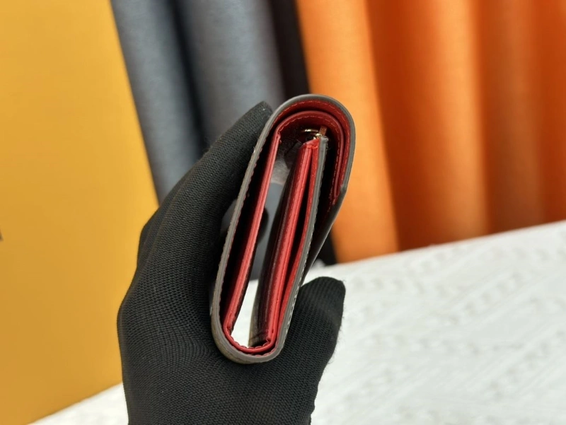 LV Wallets 4233H-0501