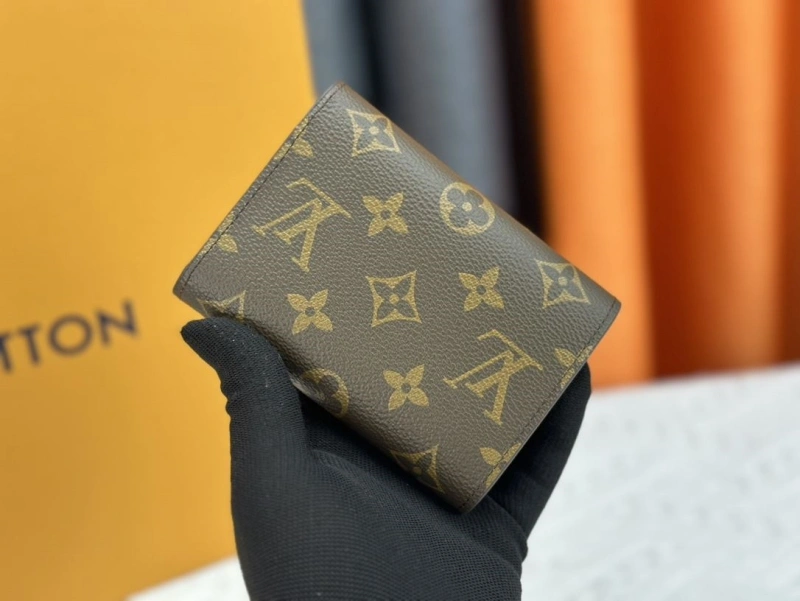 LV Wallets 4233H-0502