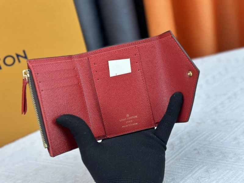 LV Wallets 4233H-0505