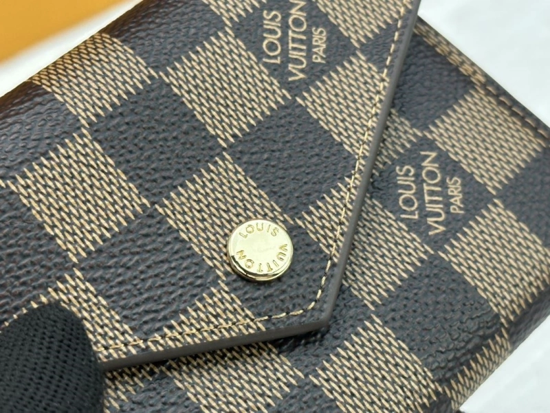 LV Wallets 4233H-0506