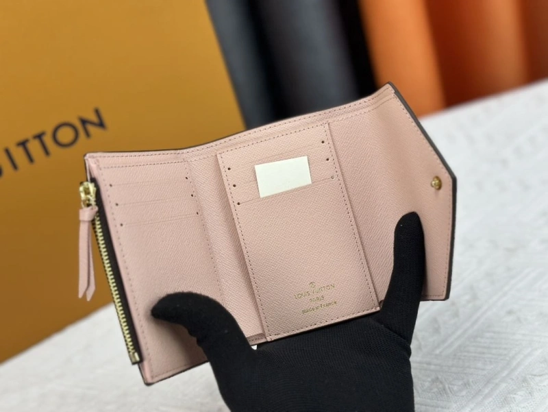 LV Wallets 4233H-0506