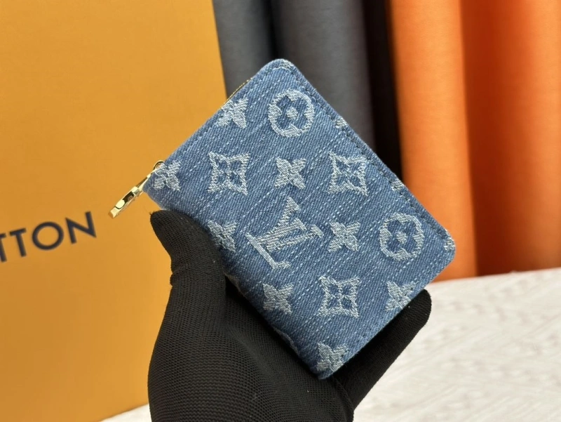 LV Wallets 4233H-0507