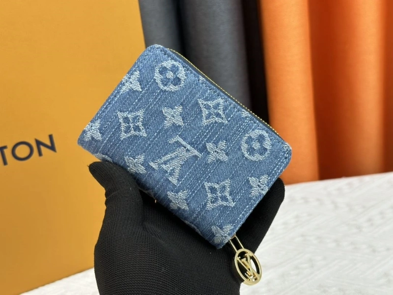 LV Wallets 4233H-0507