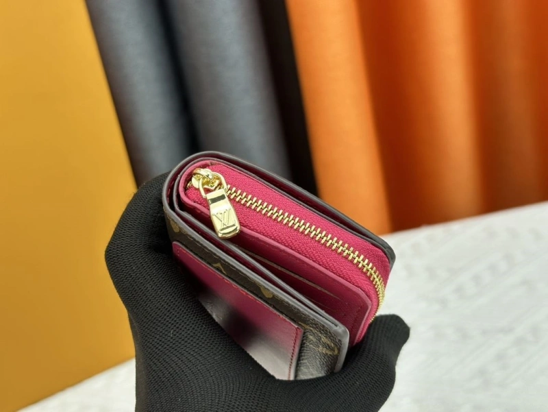 LV Wallets 4233H-0509