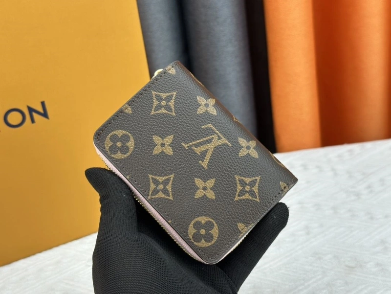 LV Wallets 4233H-0510