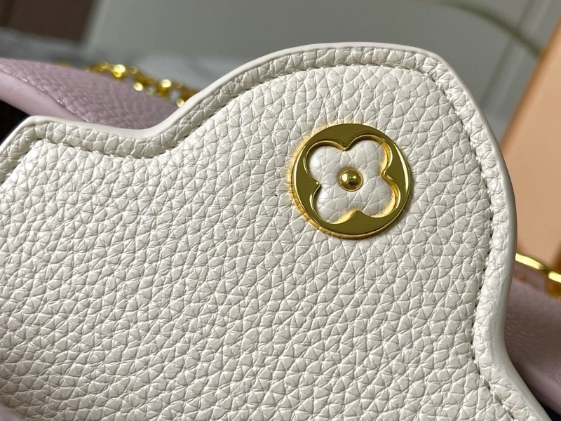 LV Capucines Bags 4233H-0836