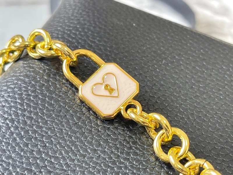 LV Capucines Bags 4233H-0839