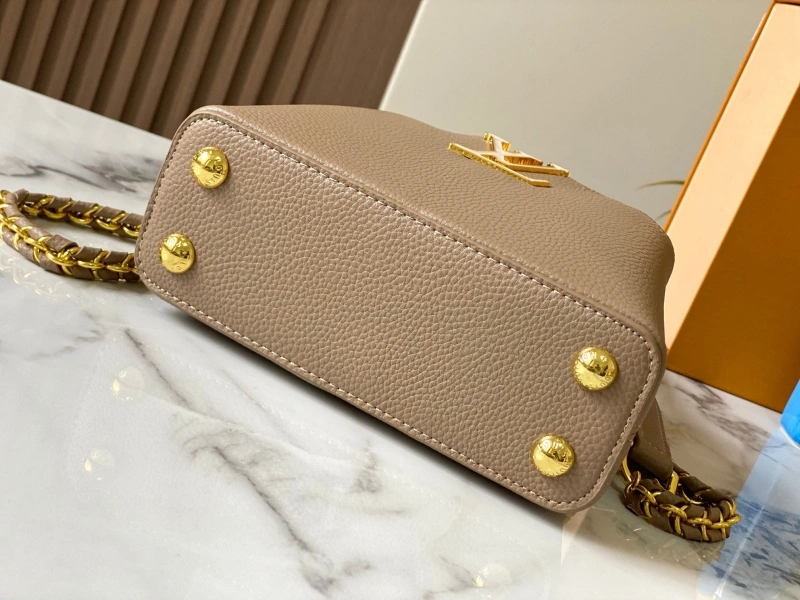 LV Capucines Bags 4233H-0843