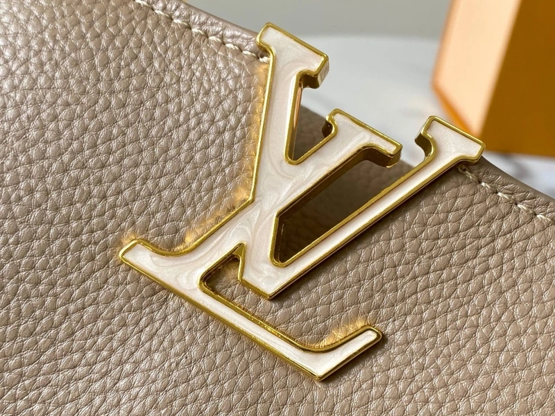 LV Capucines Bags 4233H-0843