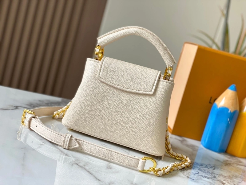 LV Capucines Bags 4233H-0845