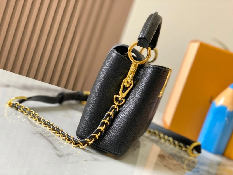 LV Capucines Bags 4233H-0846