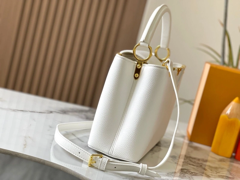 LV Capucines Bags 4233H-0849