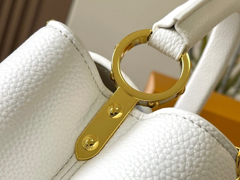 LV Capucines Bags 4233H-0849