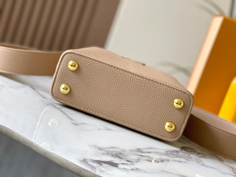 LV Capucines Bags 4233H-0850