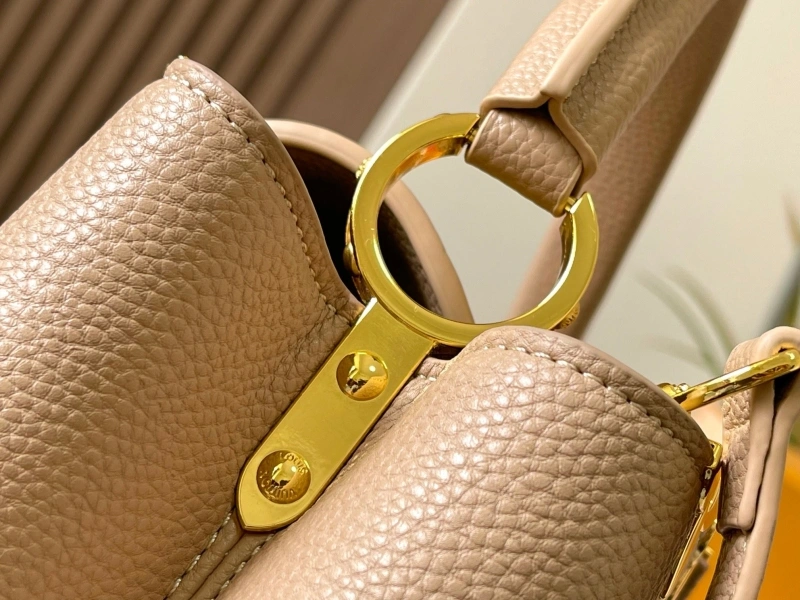 LV Capucines Bags 4233H-0852