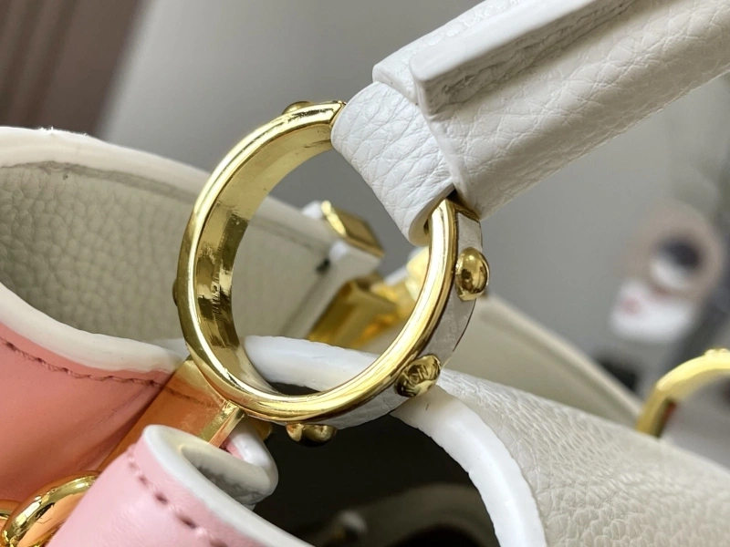 LV Capucines Bags 4233H-0861