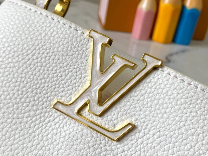 LV Capucines Bags 4233H-0868