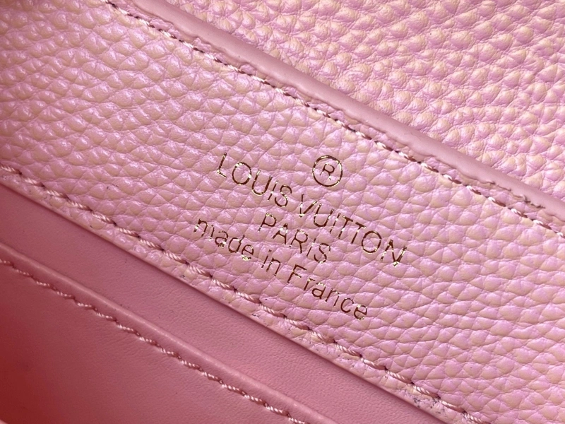 LV Capucines Bags 4233H-0882