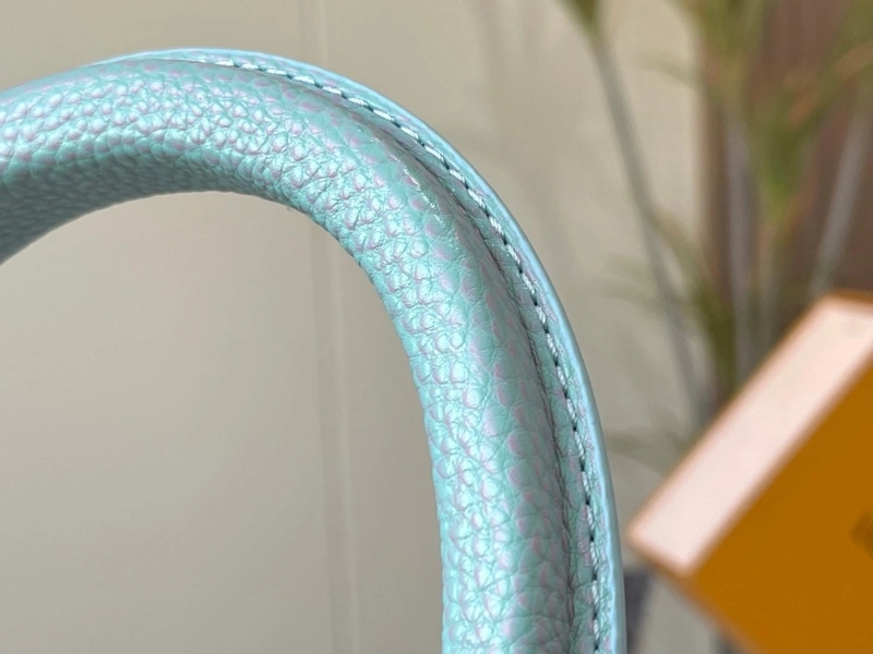 LV Capucines Bags 4233H-0886