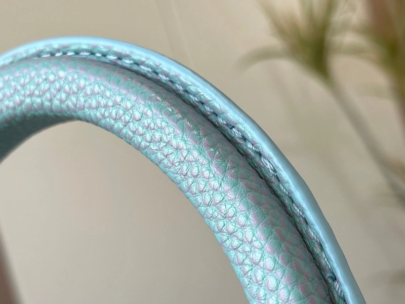 LV Capucines Bags 4233H-0887