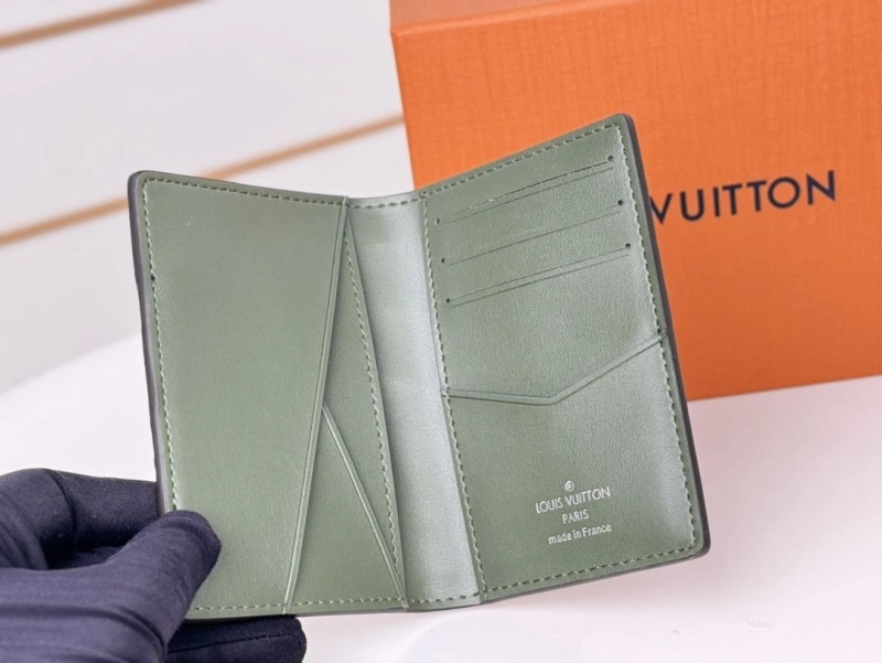 LV Wallets 4233H-0908