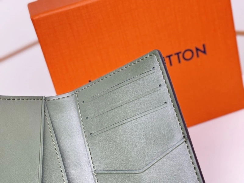 LV Wallets 4233H-0908