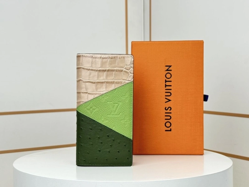 LV Wallets 4233H-0911