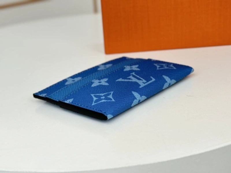 LV Wallets 4233H-0912