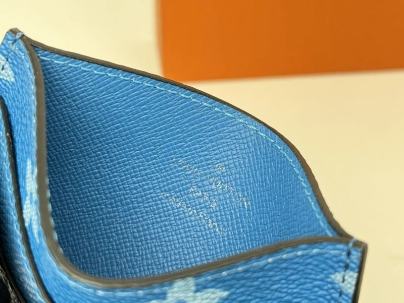 LV Wallets 4233H-0912