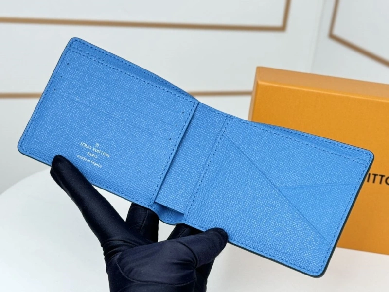 LV Wallets 4233H-0913