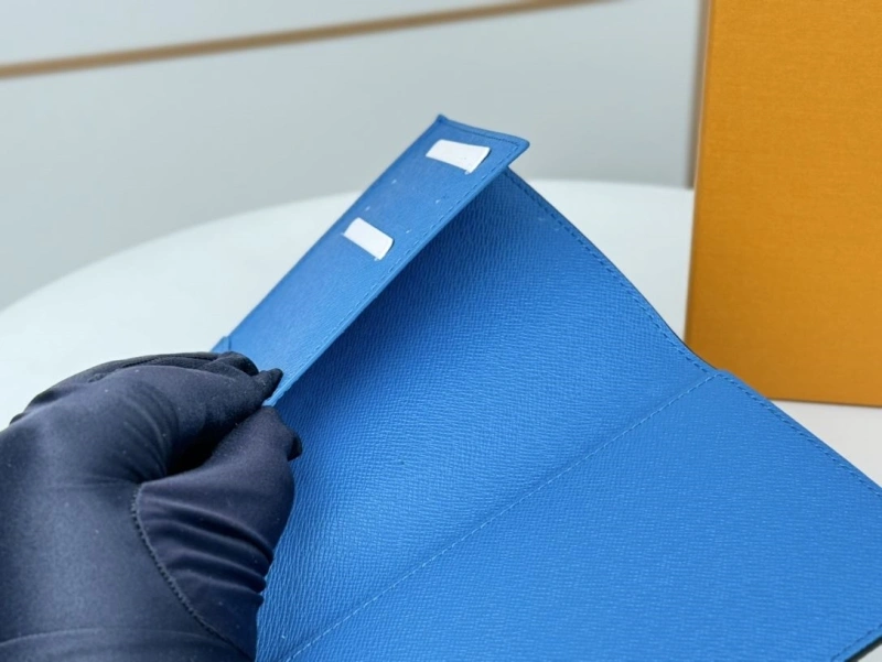 LV Wallets 4233H-0914