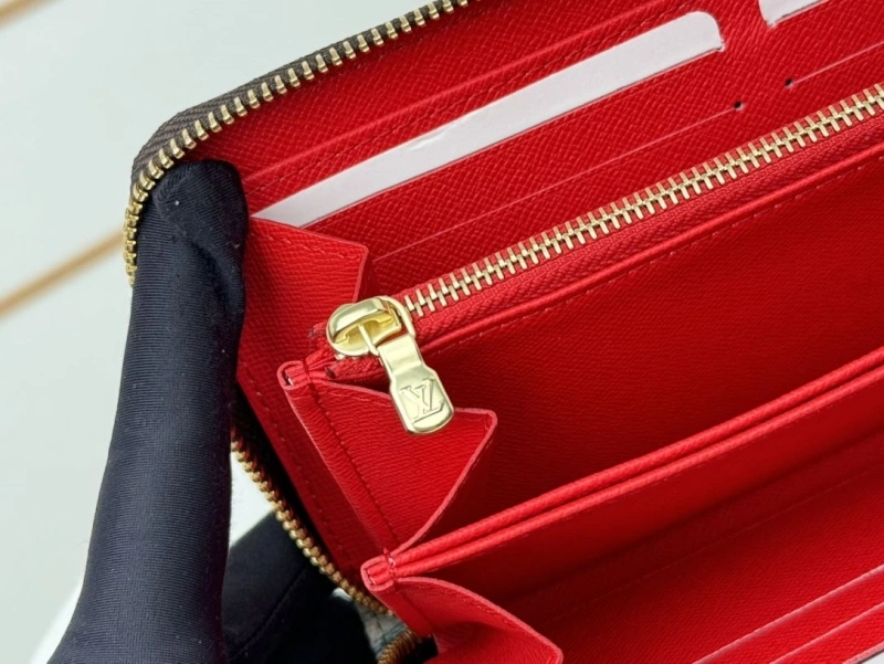 LV Wallets 4233H-0918