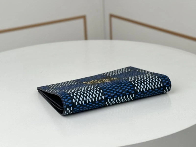 LV Wallets 4233H-0922