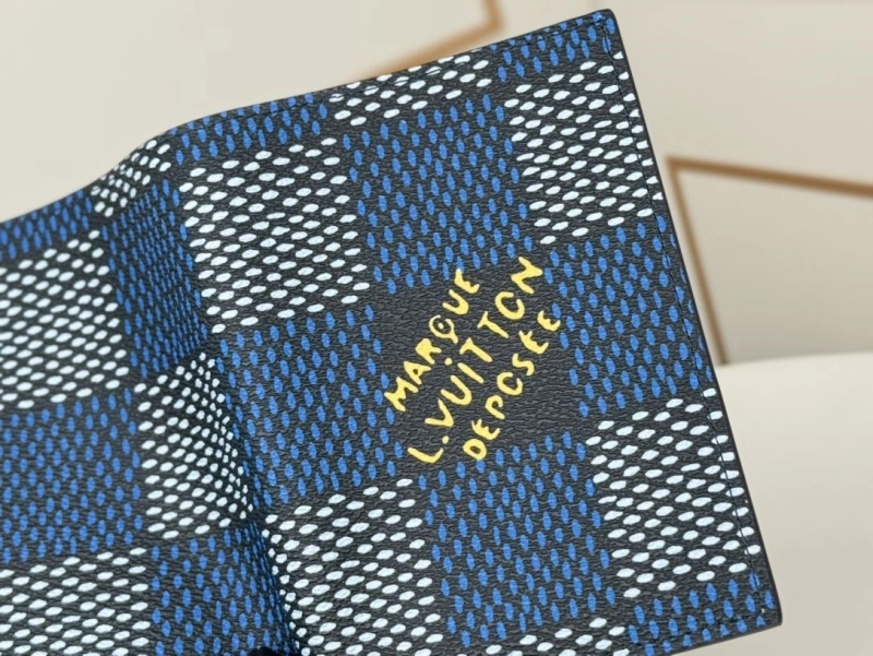 LV Wallets 4233H-0922